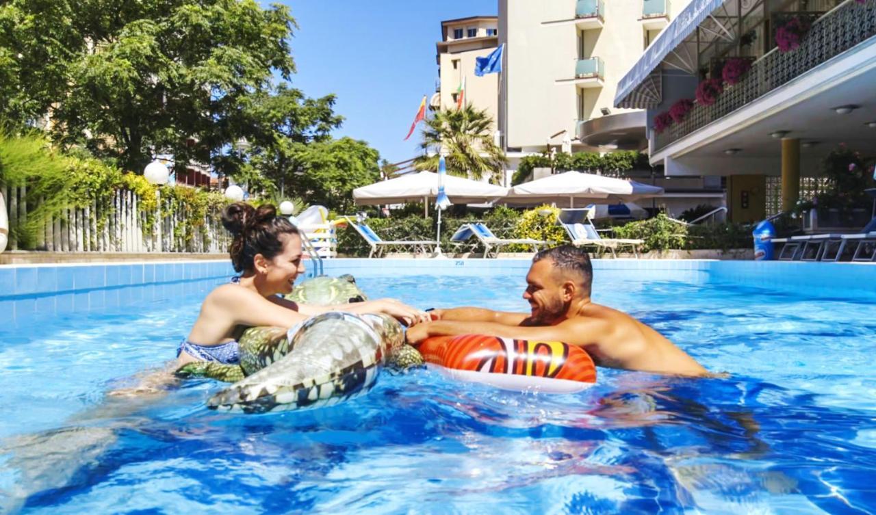 Hotel Royal-Spiaggia Gatteo a Mare Dış mekan fotoğraf